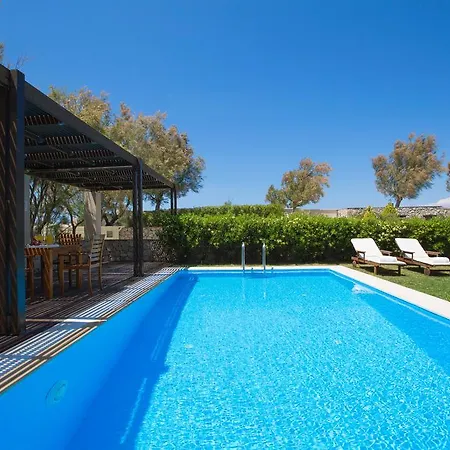 וילה Aeriko Homes Of Distinction *