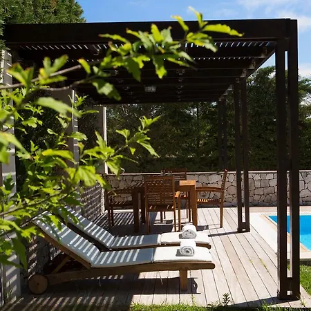 Aeriko Homes Of Distinction * אגיוס יואניס