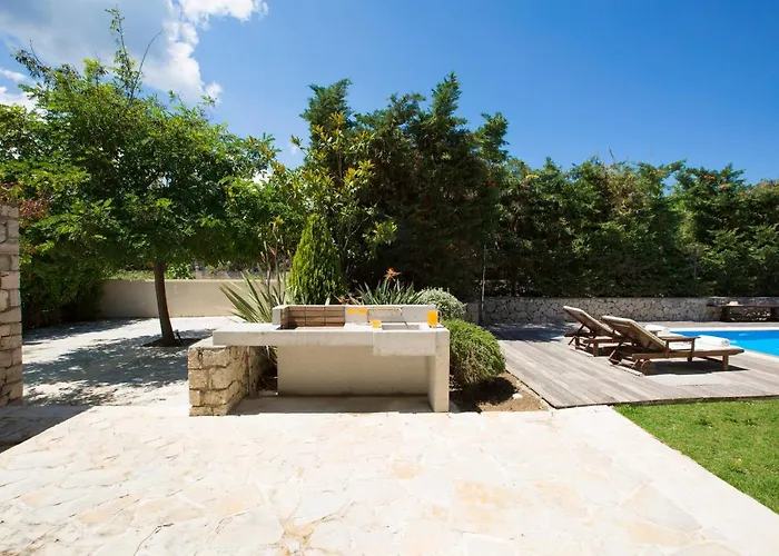 Aeriko Homes Of Distinction Villa *