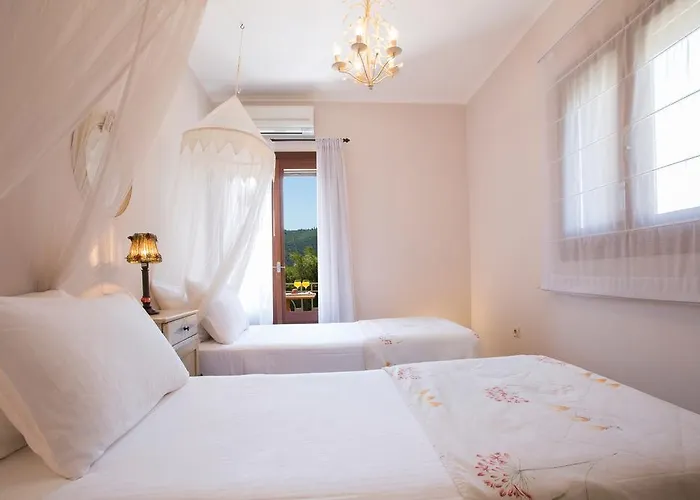 Villa Aeriko Homes Of Distinction *