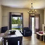 Aeriko Homes Of Distinction 圣爱奥尼斯米科