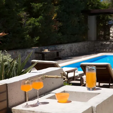 Villa Aeriko Homes Of Distinction *